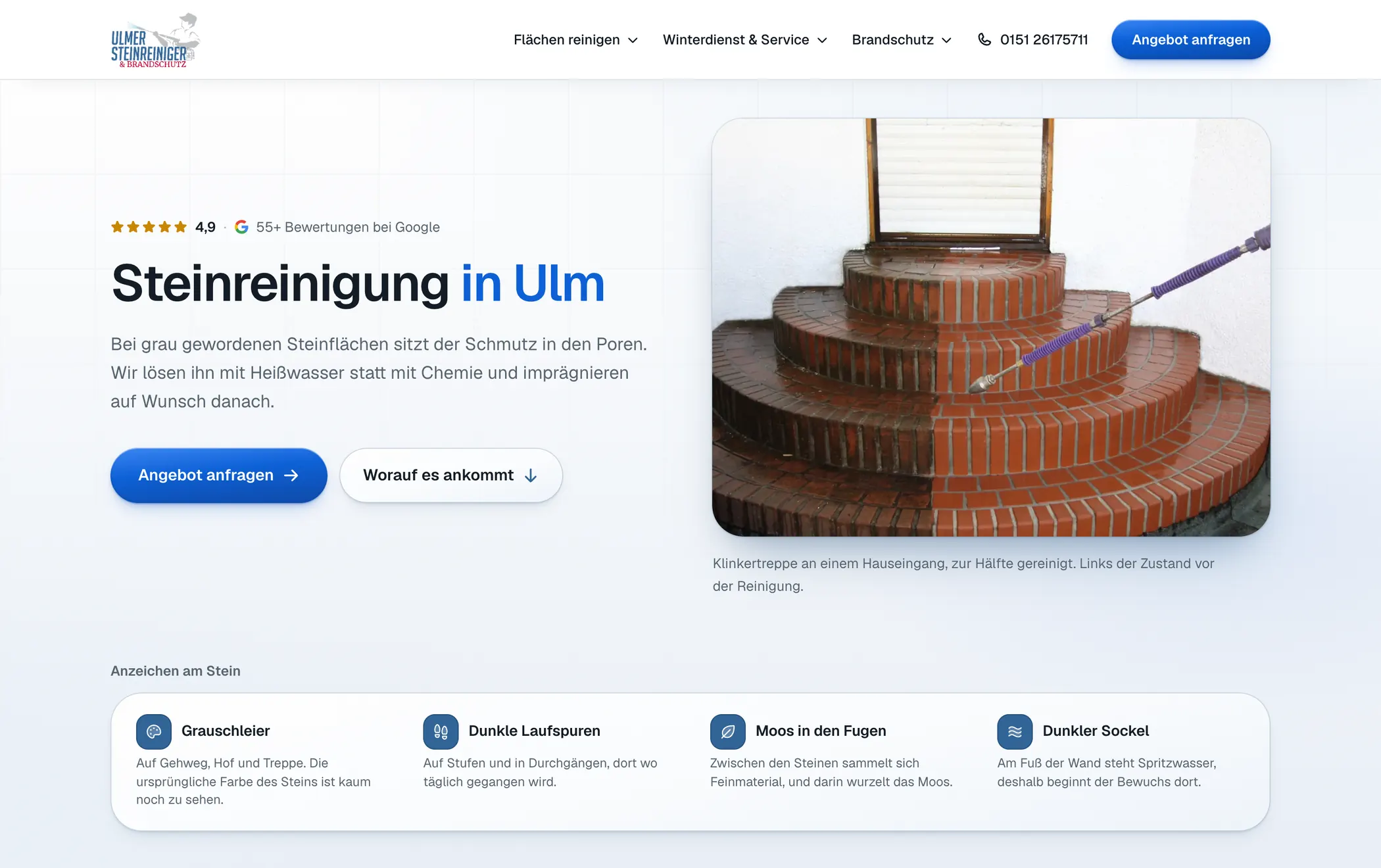 Leistungsseite „Steinreinigung Ulm“ mit Informationen zur Heißwasserreinigung und zwei Knöpfen. Daneben eine Klinkertreppe, die auf einer Hälfte bereits gereinigt ist.